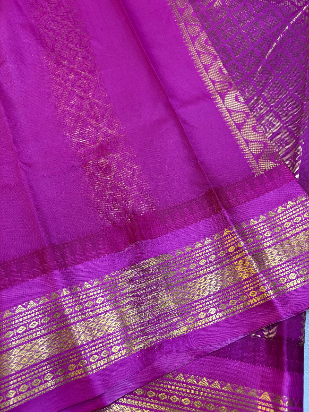 Semi Gadwal Small border Checks Saree