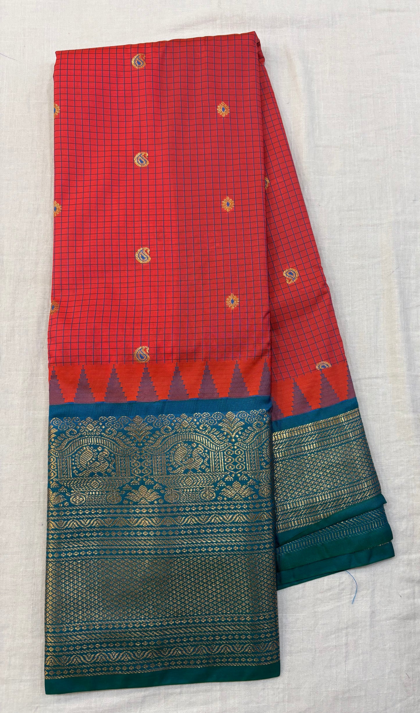 Semi Gadwal Checks Saree