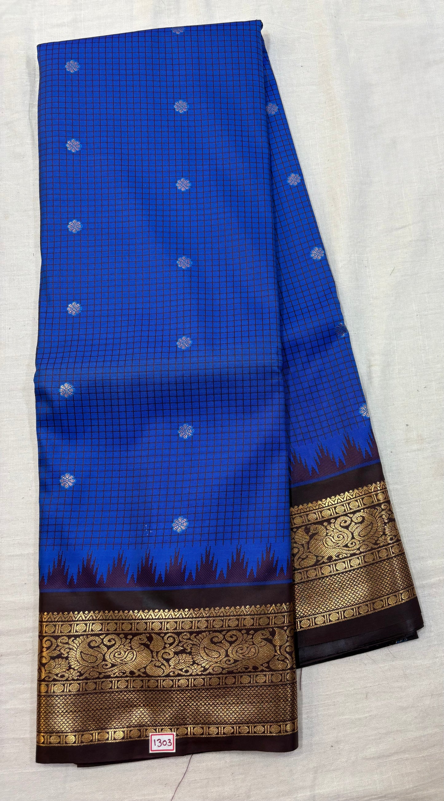 Semi Gadwal Checks Silk Saree