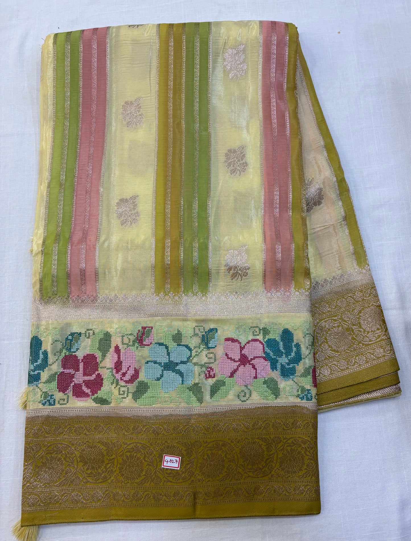 Banaras Viscose Rankart pettitpoint Sarees