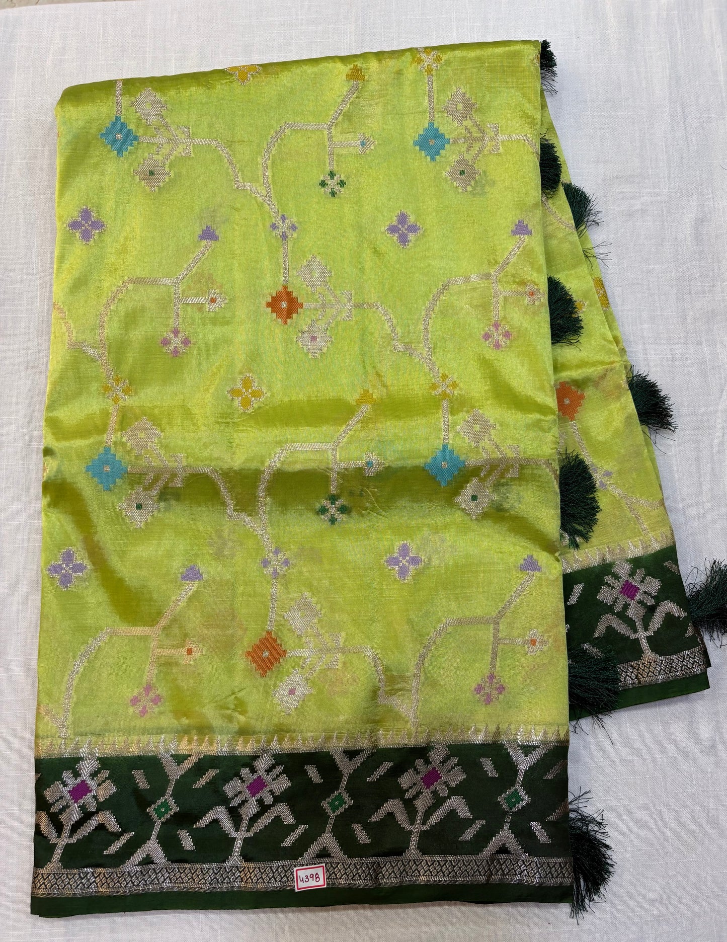 HO Ikkat Weaving Saree