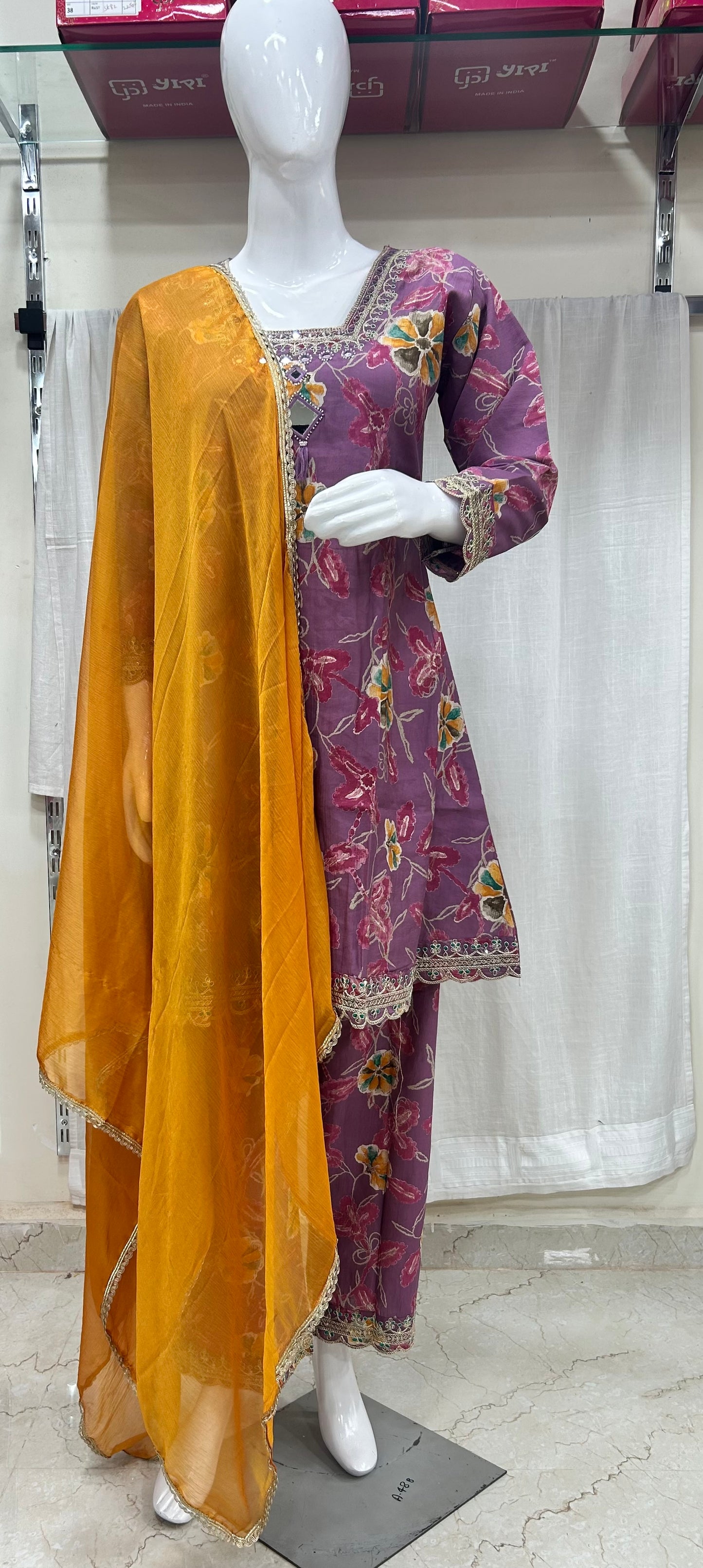 Vatican silk embroiderey 3 piece set