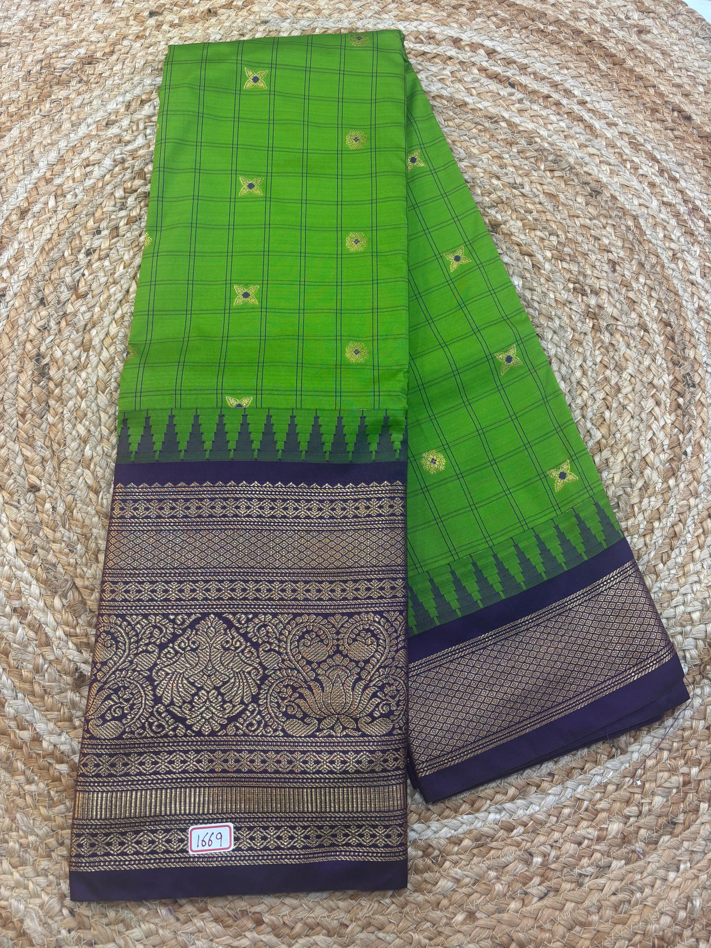 Semi Gadwal Checks Saree