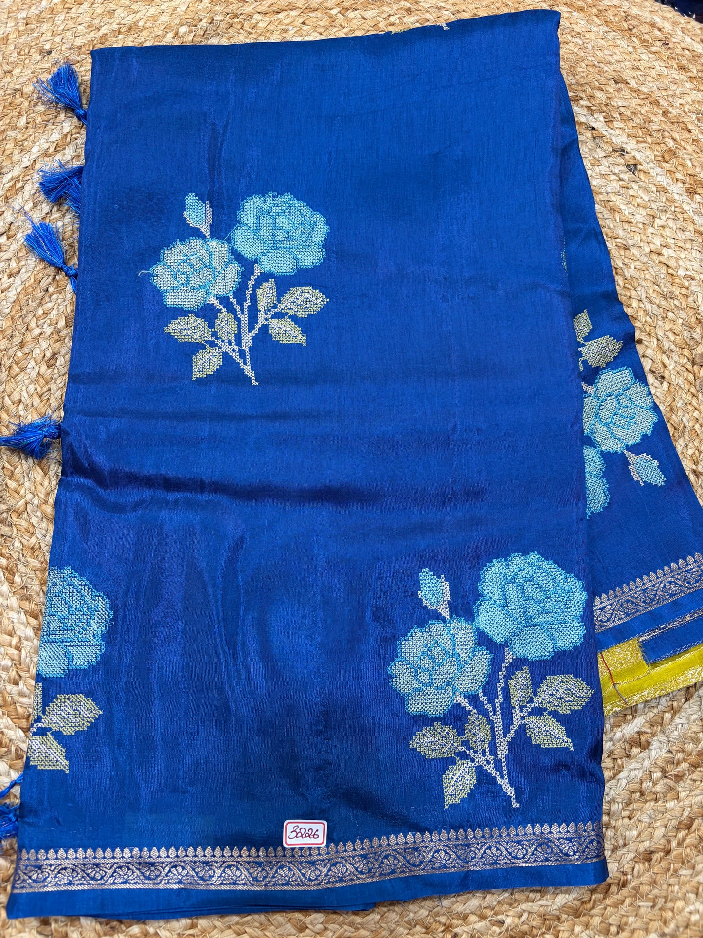 Russian Crepe Pettitpoint Embroidery Saree
