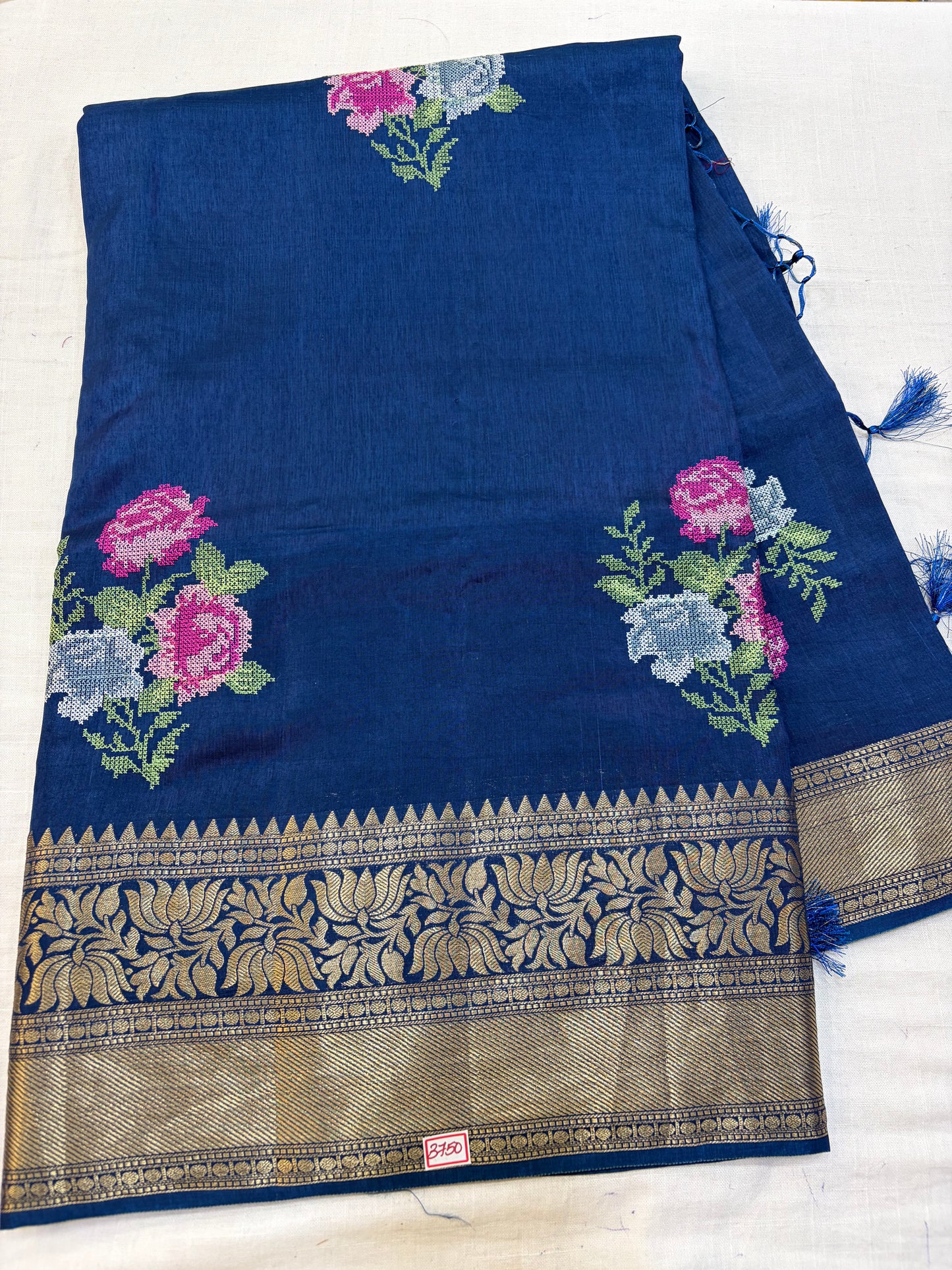 Russian Crepe Pettitpoint Embroidery Saree