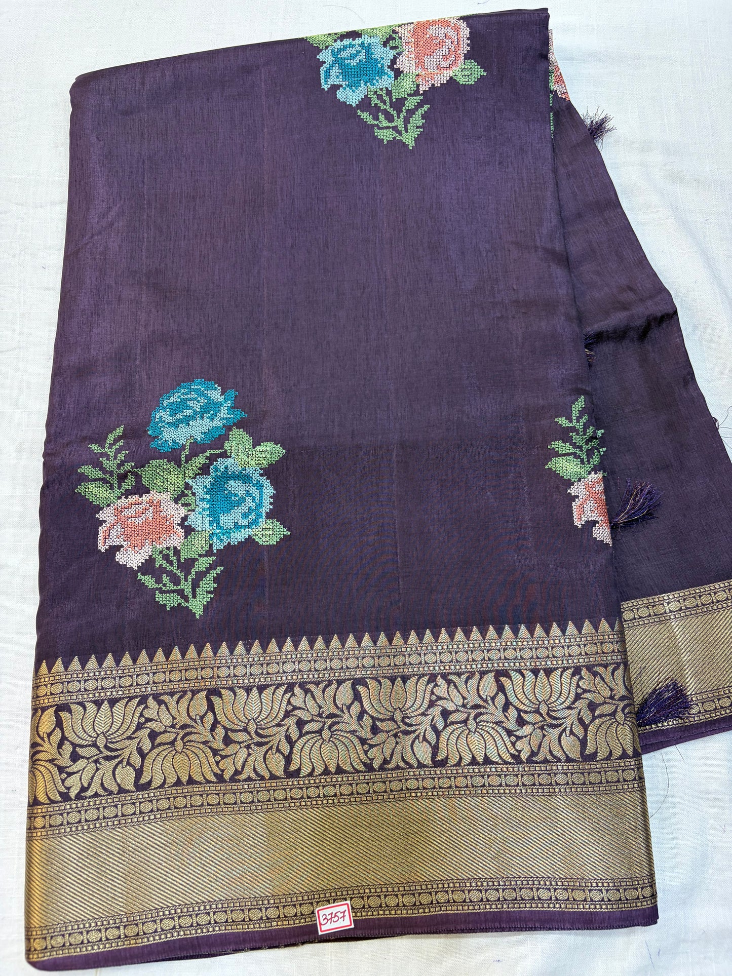 Russian Crepe Pettitpoint Embroidery Saree