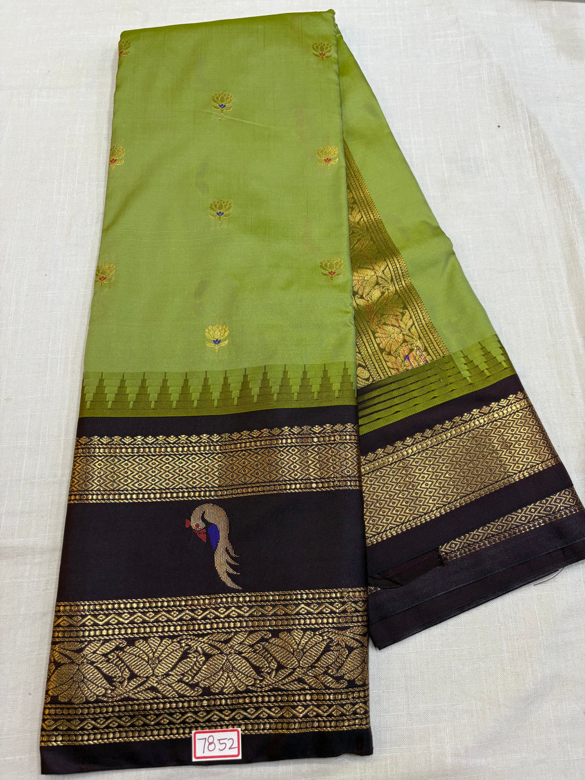 Semi Gadwal Silk Muniya Design Border
