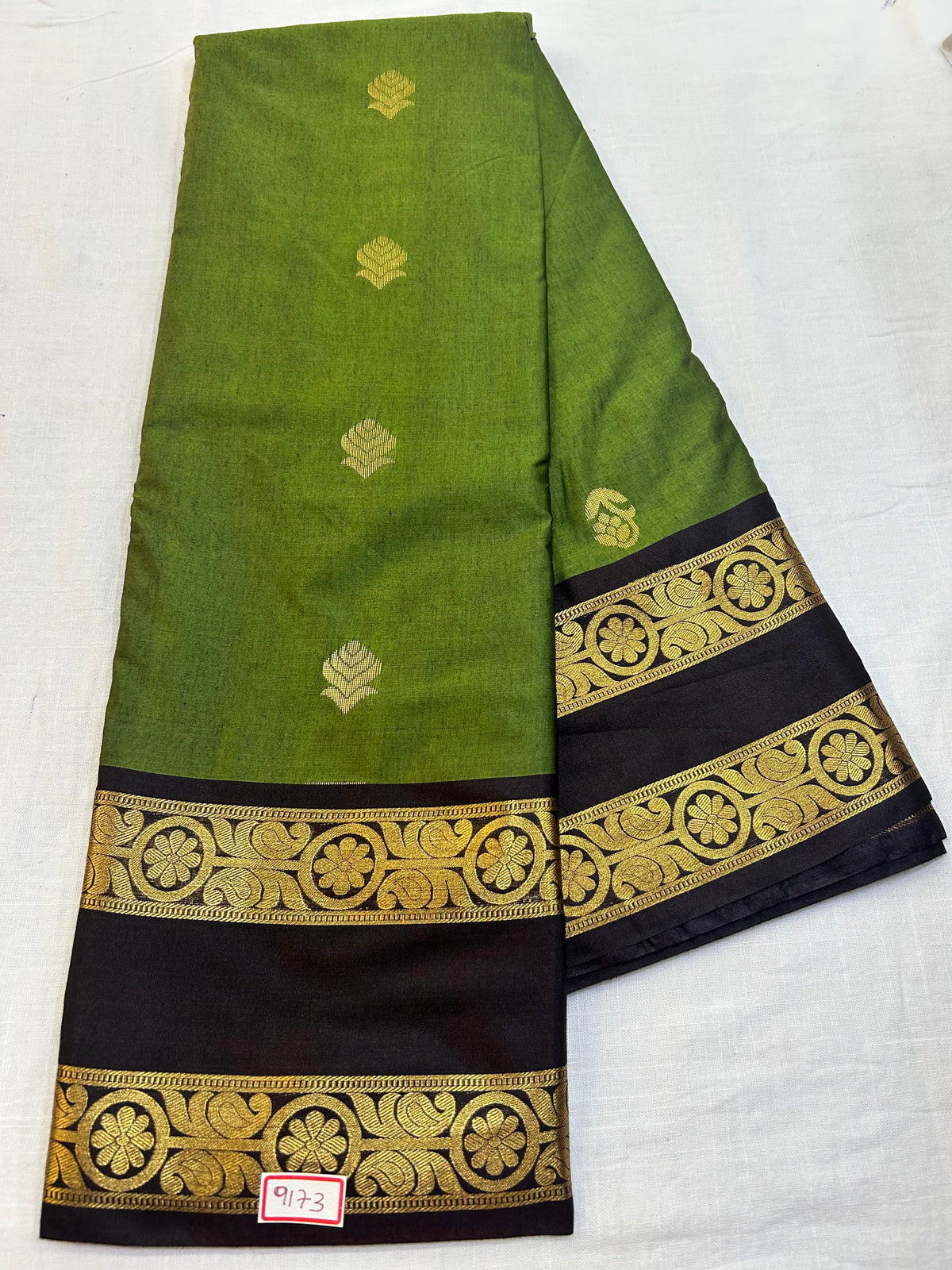 Semi Gadwal Sico Small border Saree