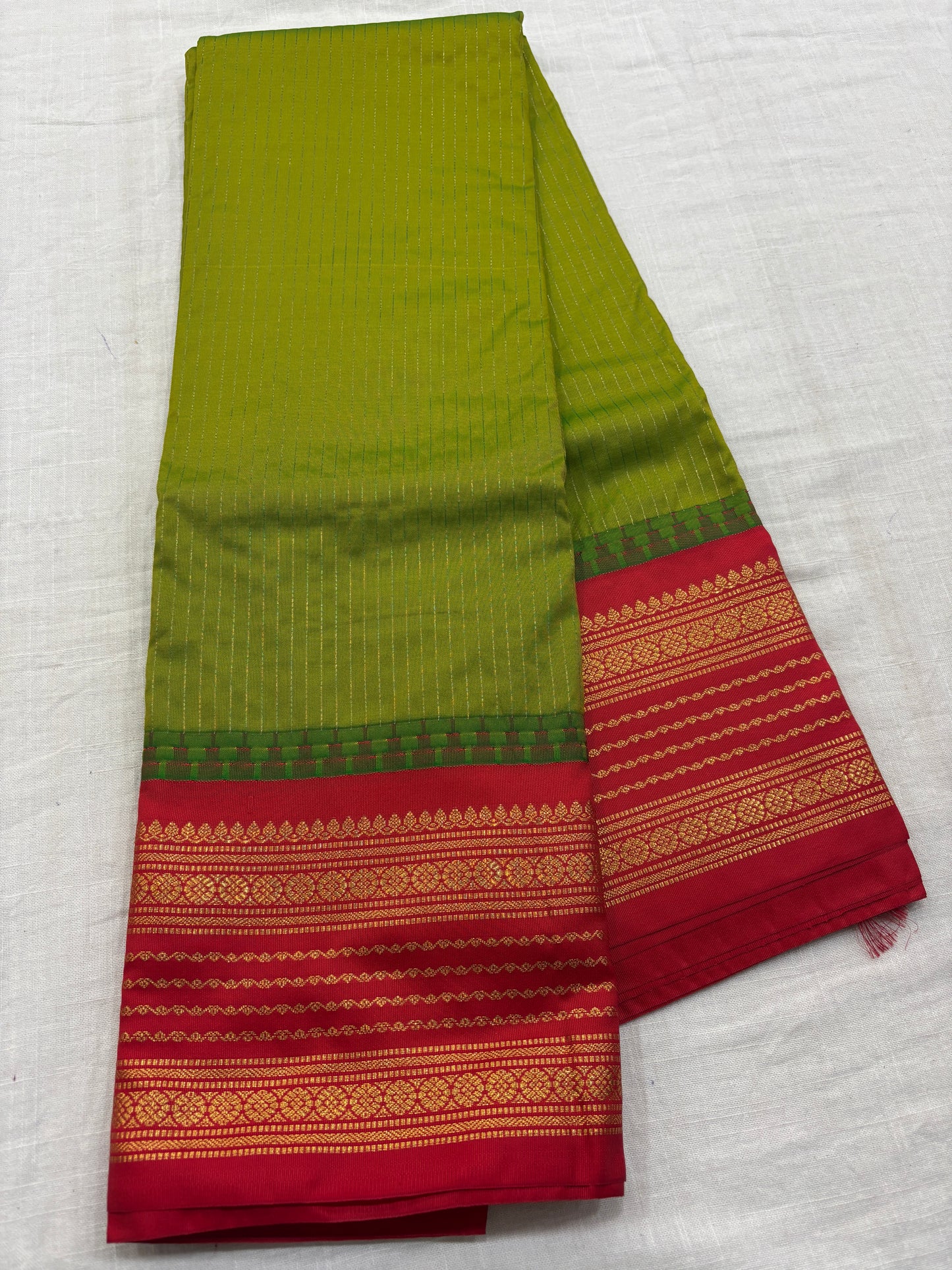 Semi Gadwal Small Border Silk Saree