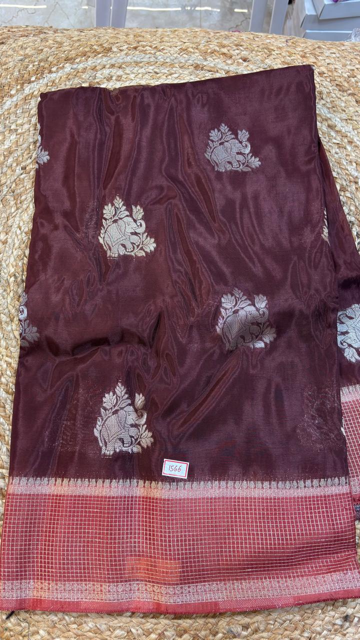 Banaras HO saree