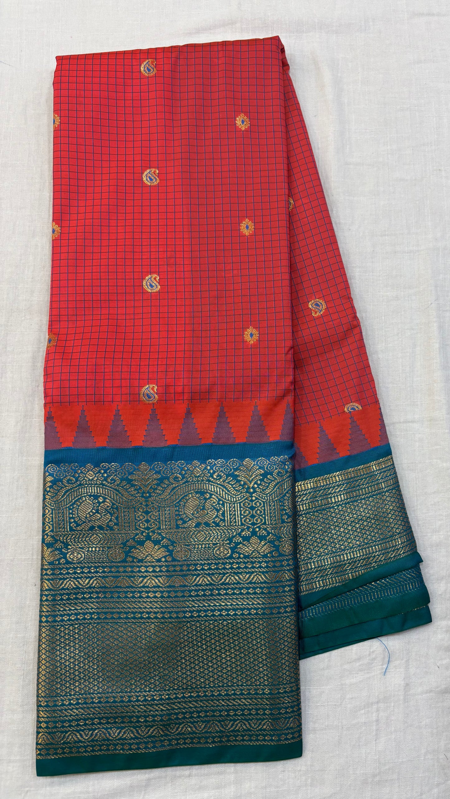 Semi Gadwal Checks Saree