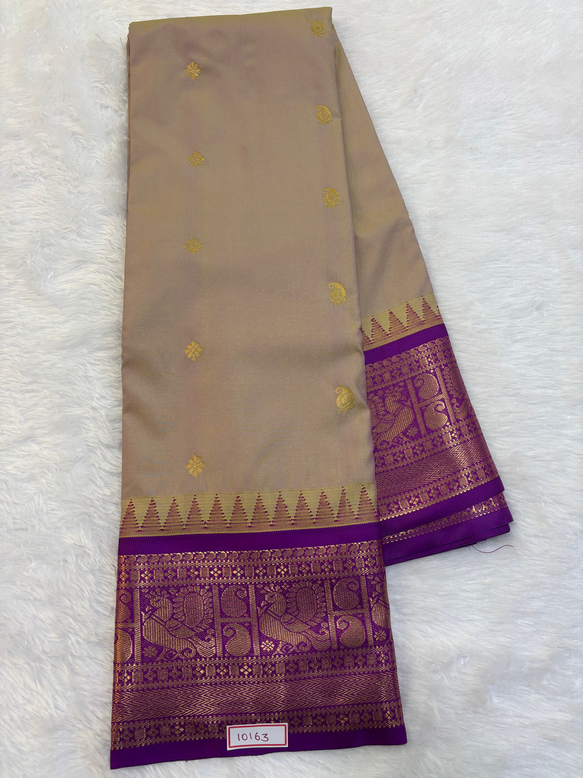 Semi Gadwal small borders