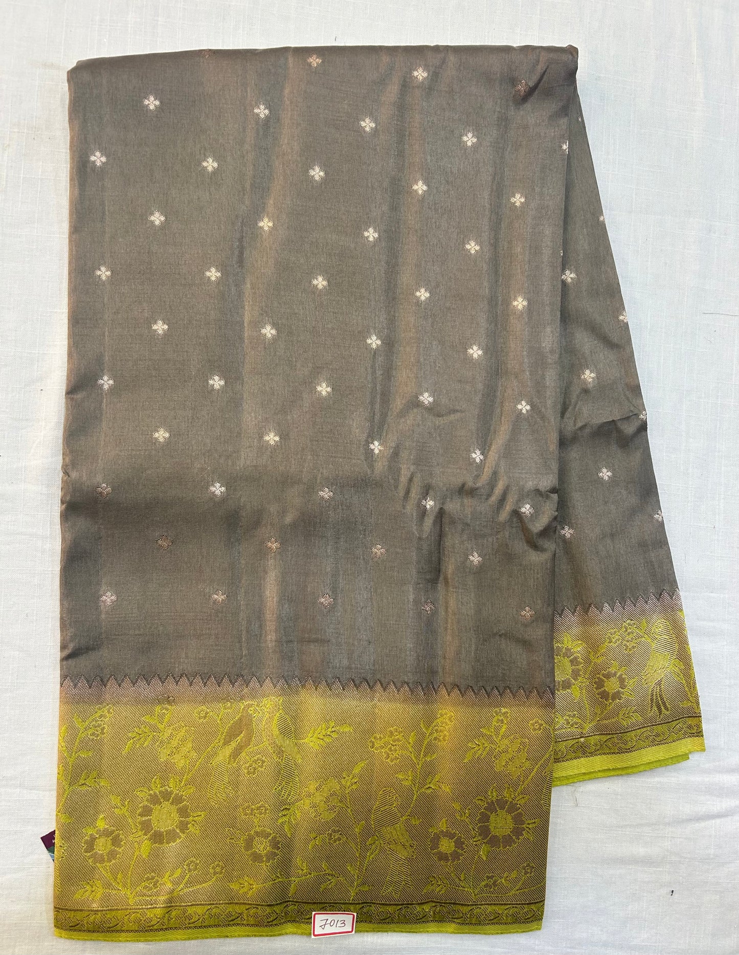 Russian Crepe Contrast border Saree