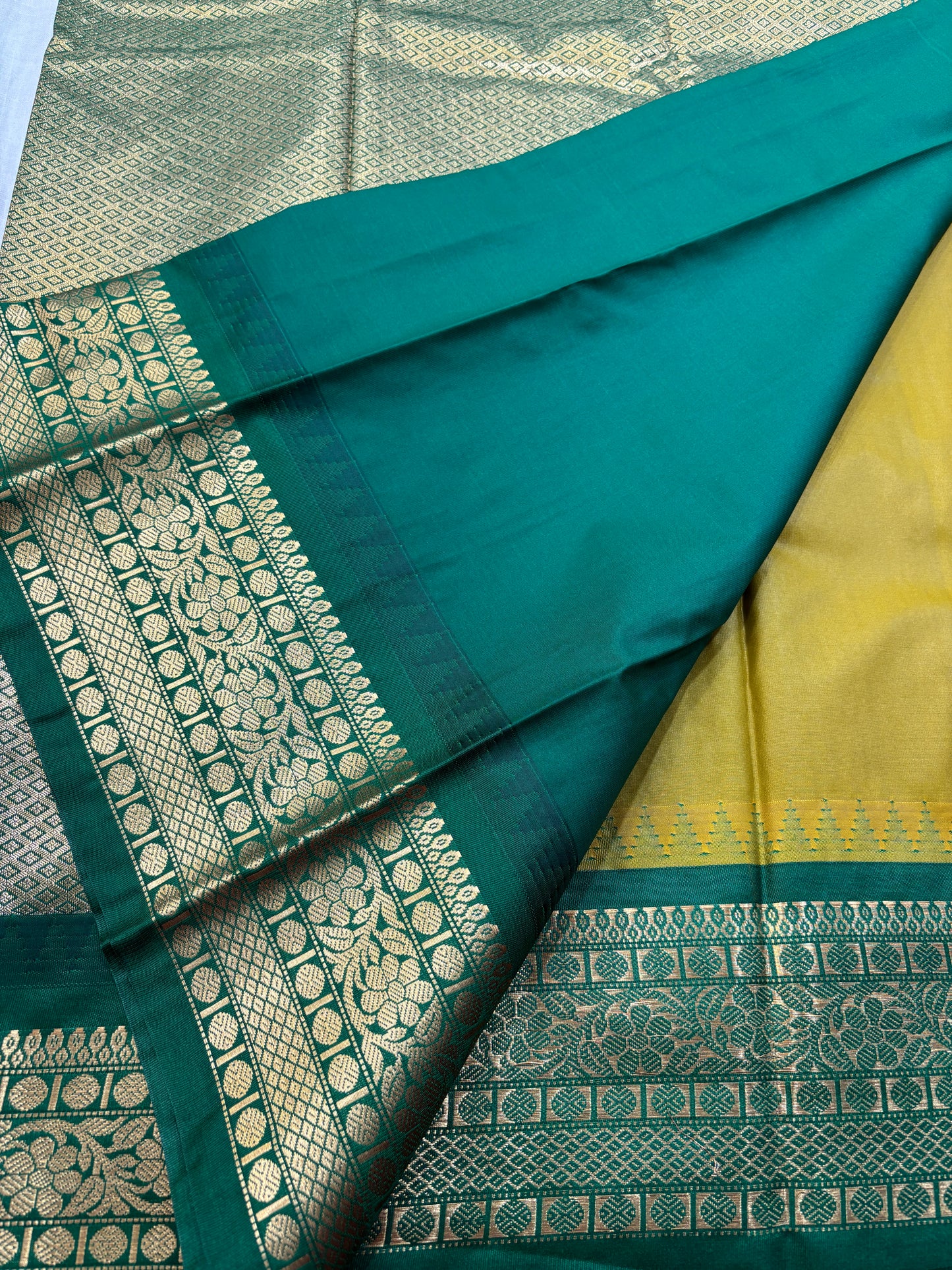 Semi Gadwal Ganga Jamuna Borders