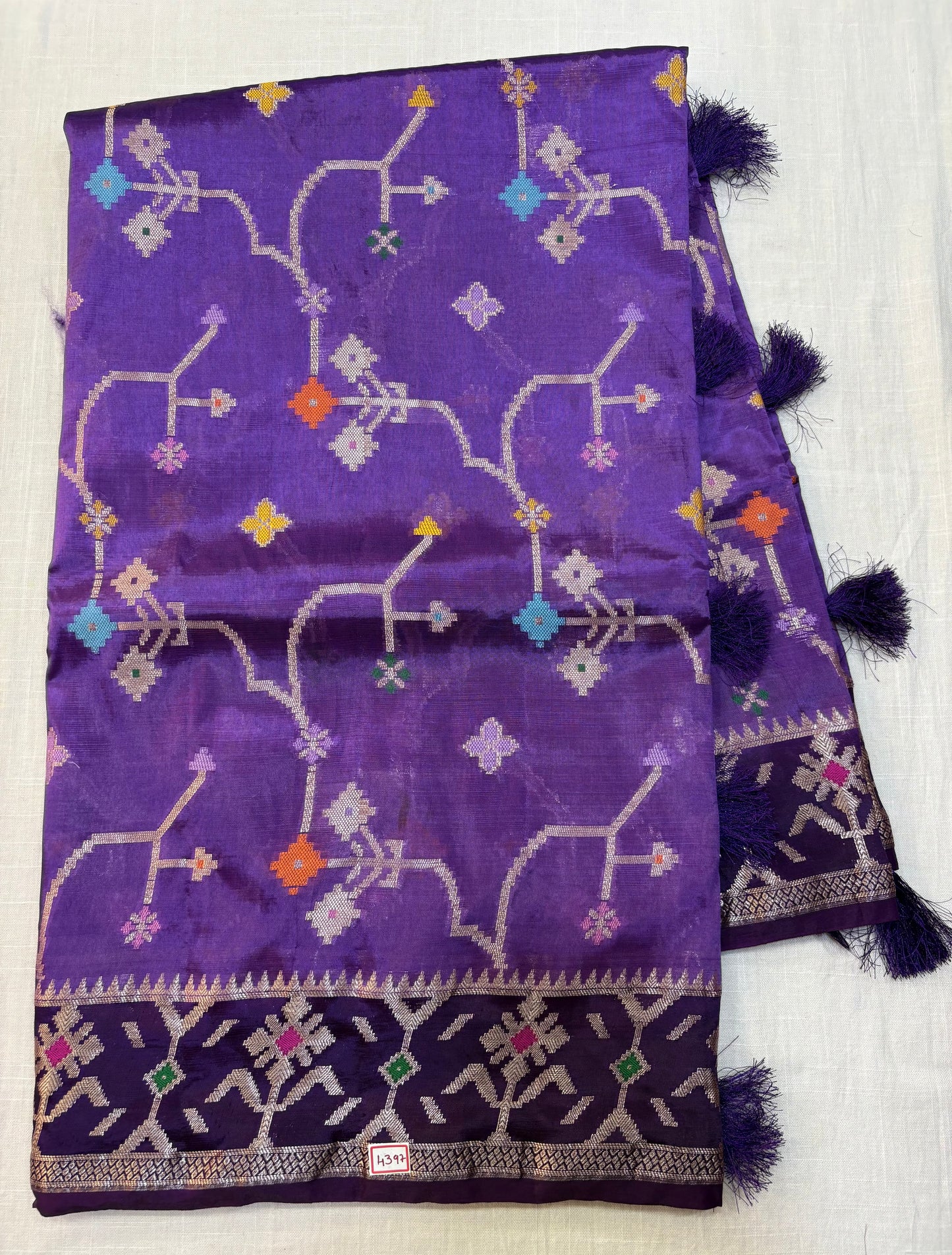 HO Ikkat Weaving Saree