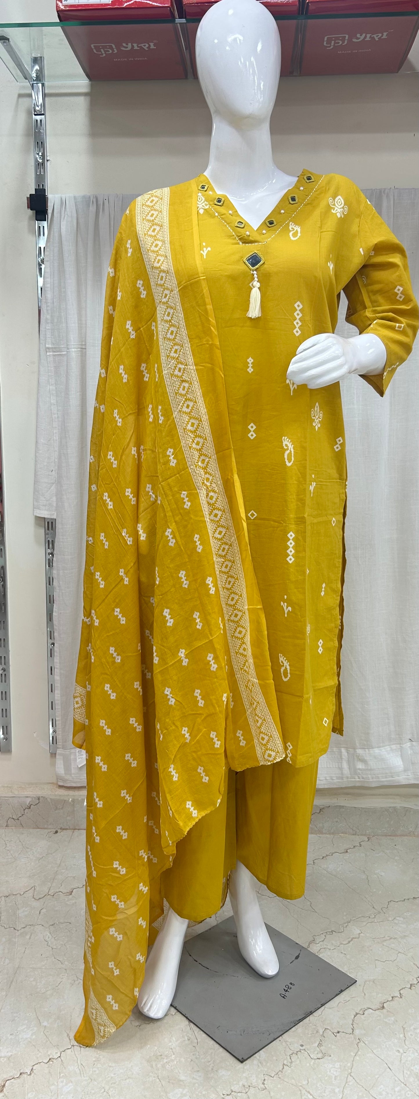 Cotton 3piece set with v neck mirror work