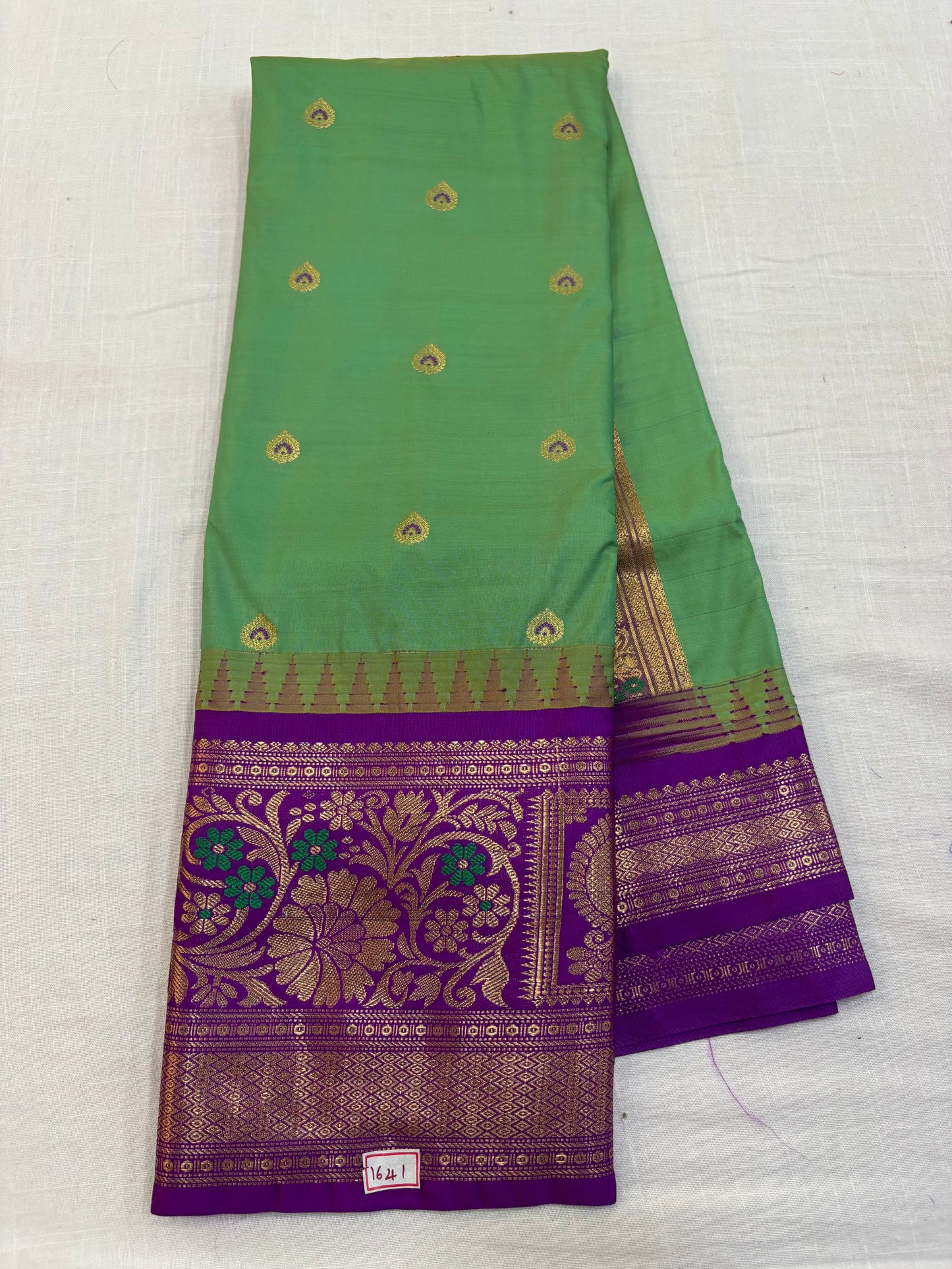 Semi Gadwal Checks Saree