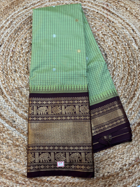 Semi Gadwal Checks Saree