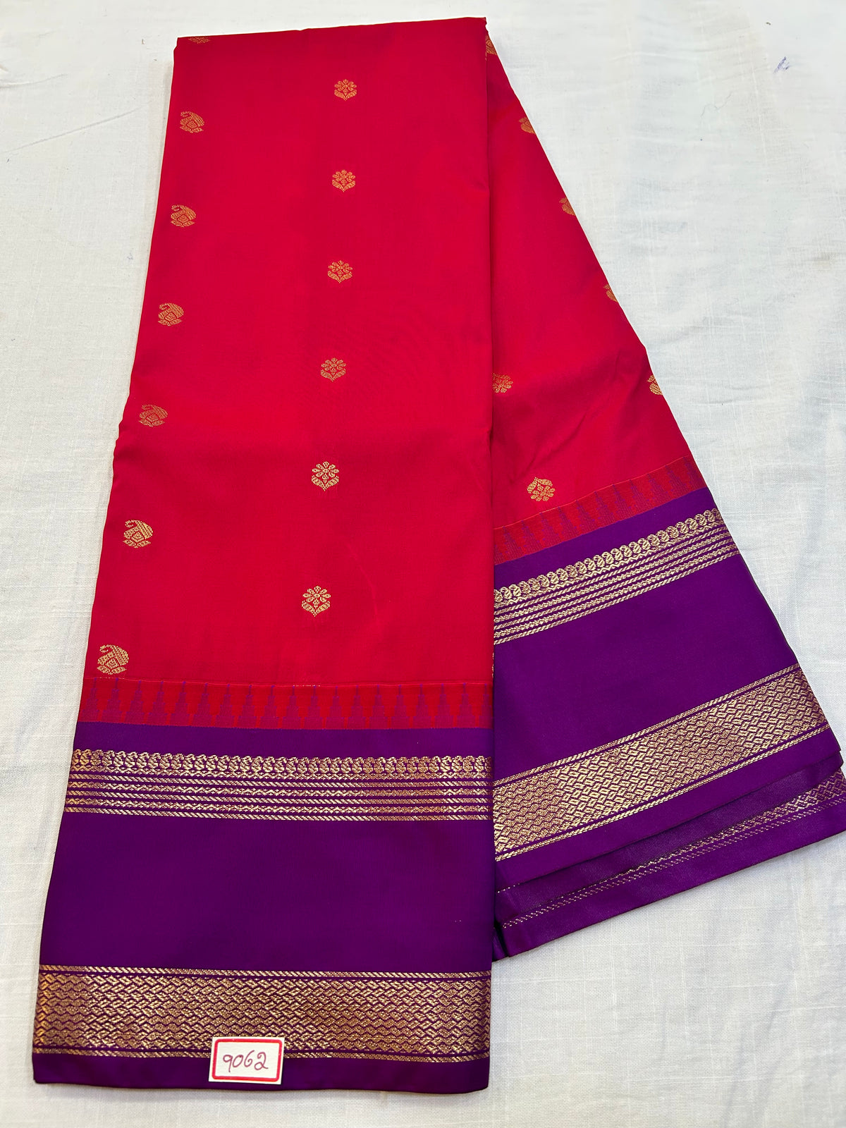 Semi Gadwal Gap border Saree