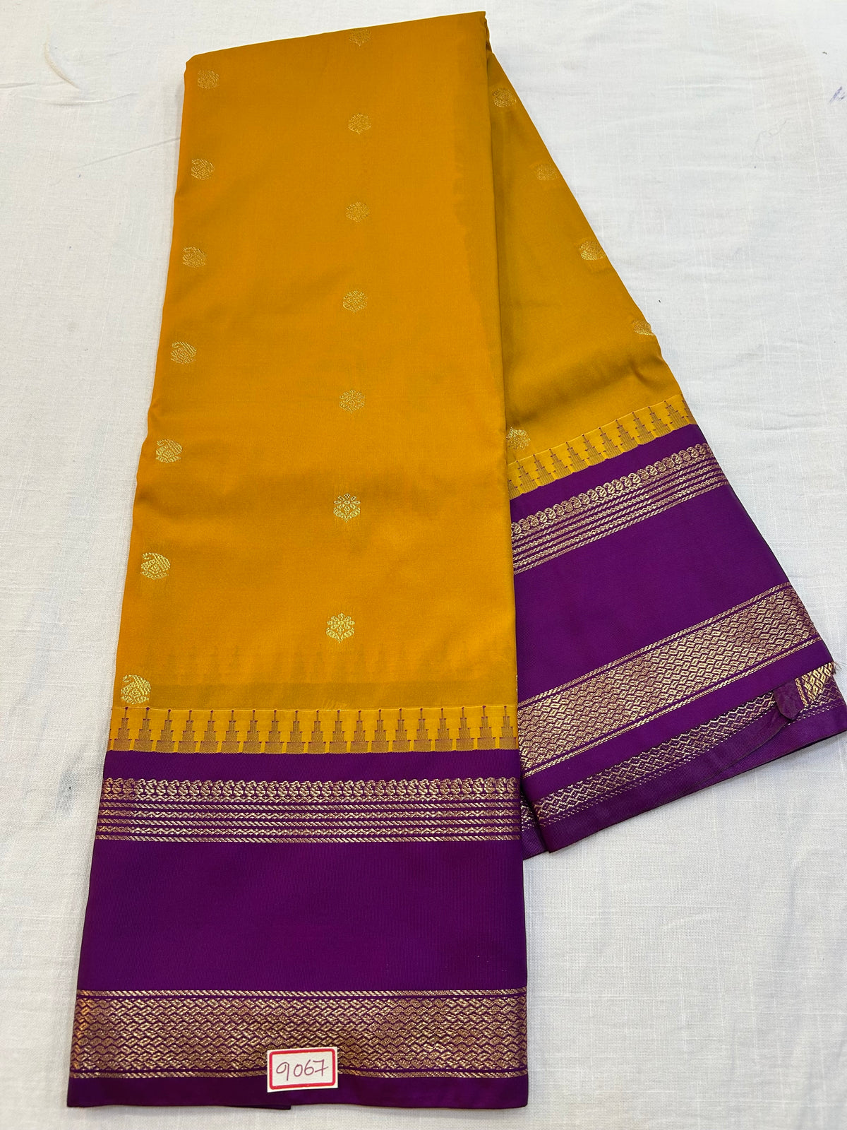 Semi Gadwal Gap border Saree