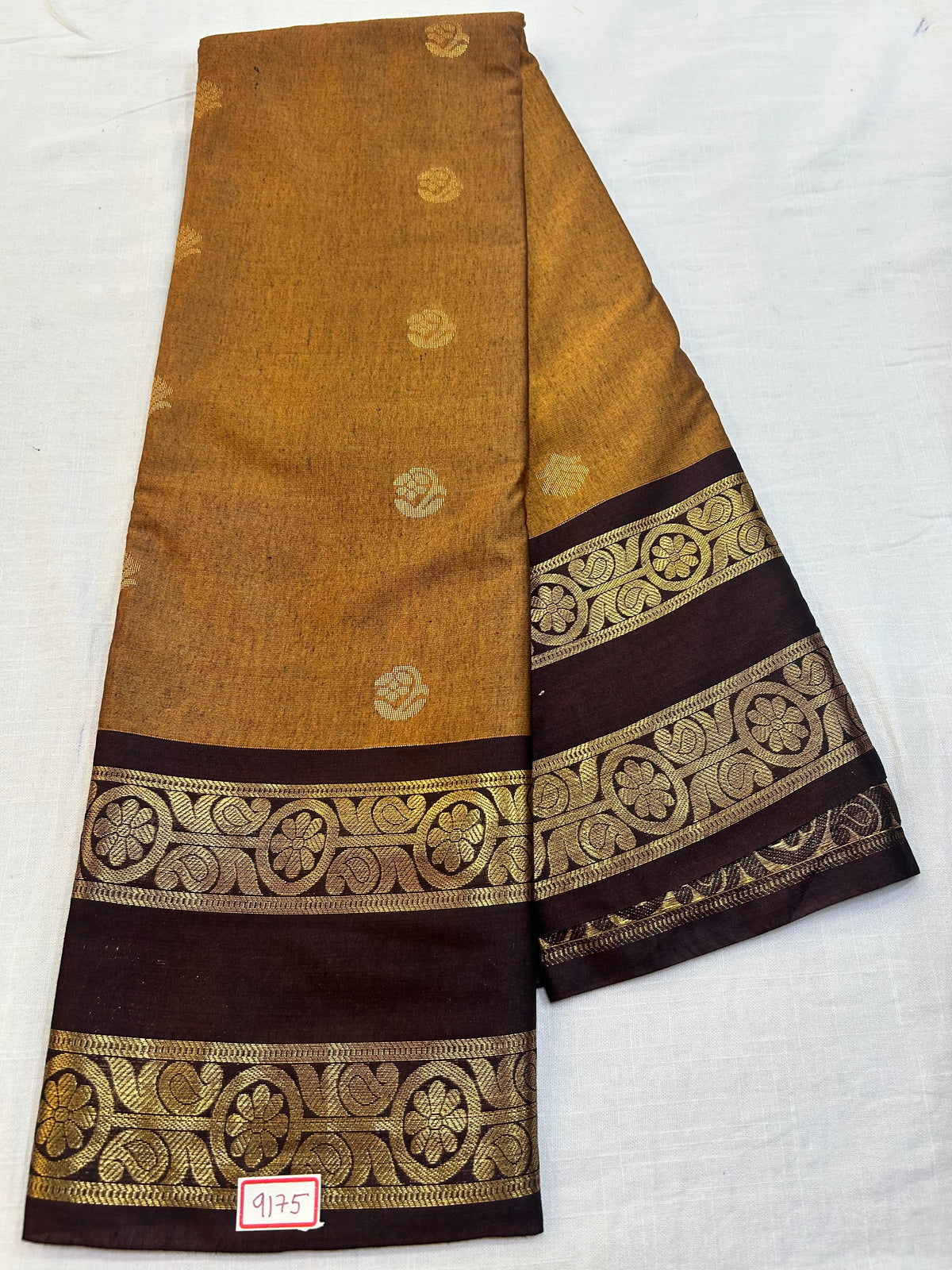Semi Gadwal Sico Small border Saree