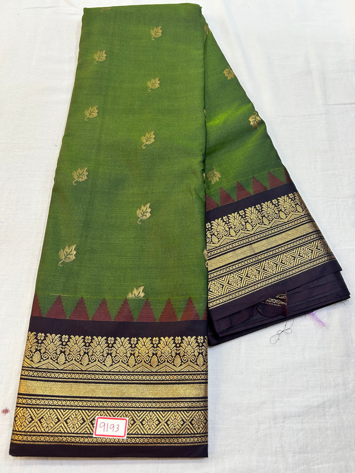 Semi Gadwal Sico Small border Saree