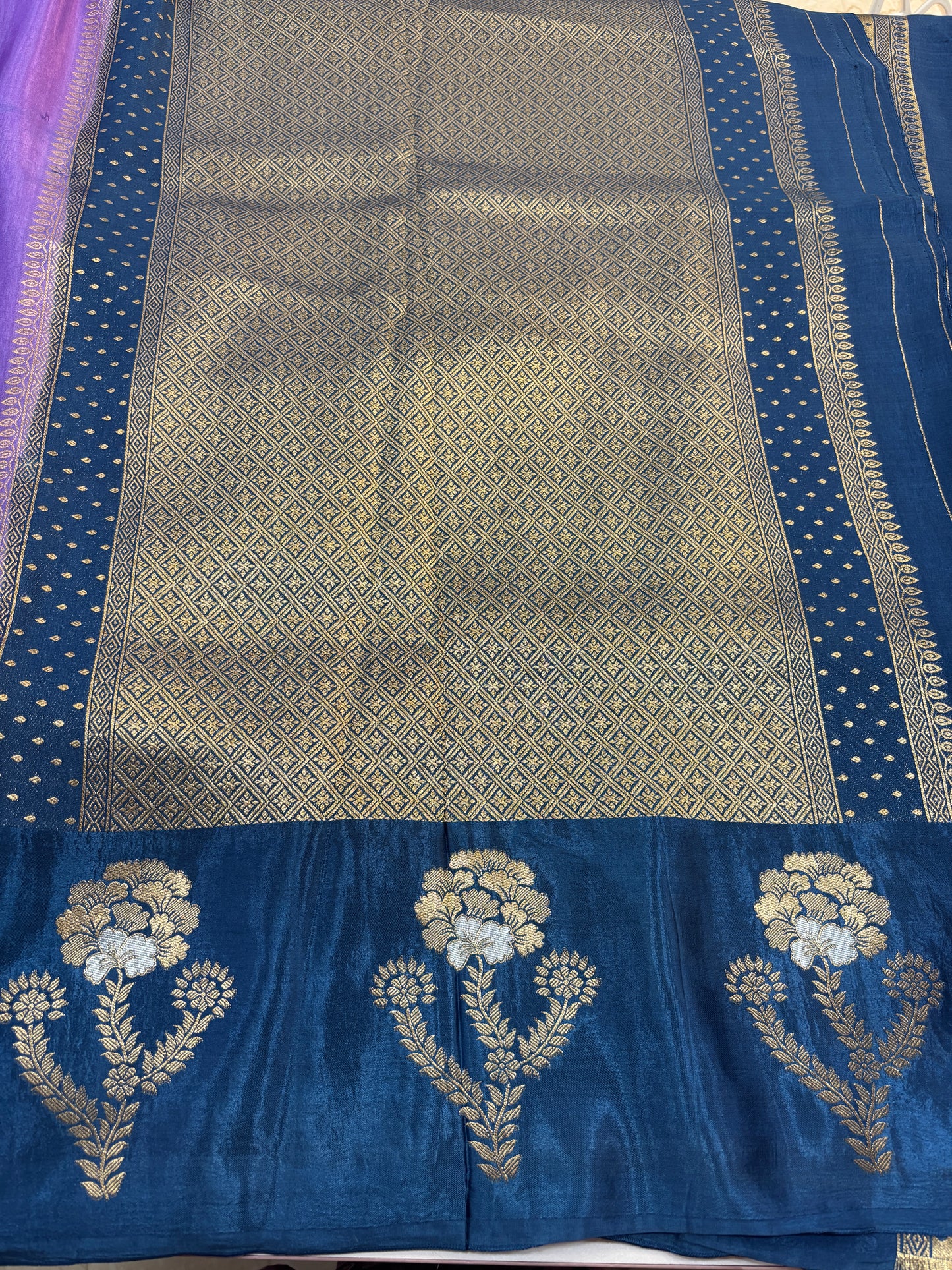 Banaras HO satin Border saree