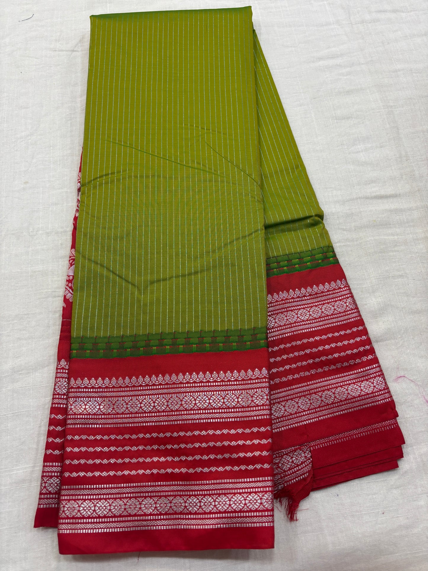 Semi Gadwal Small Border Silk Saree