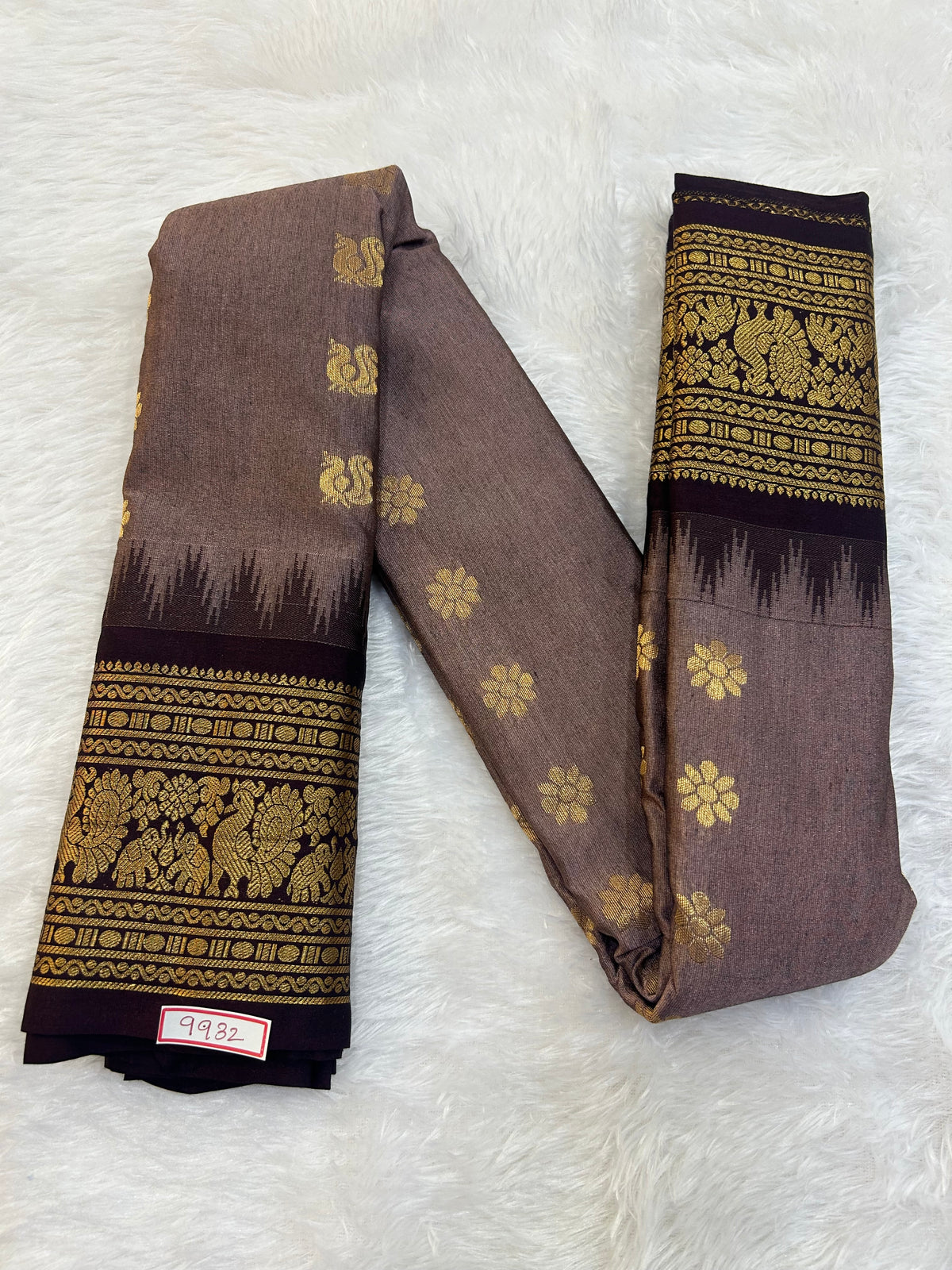 Semi Gadwal Sico Small Border Saree