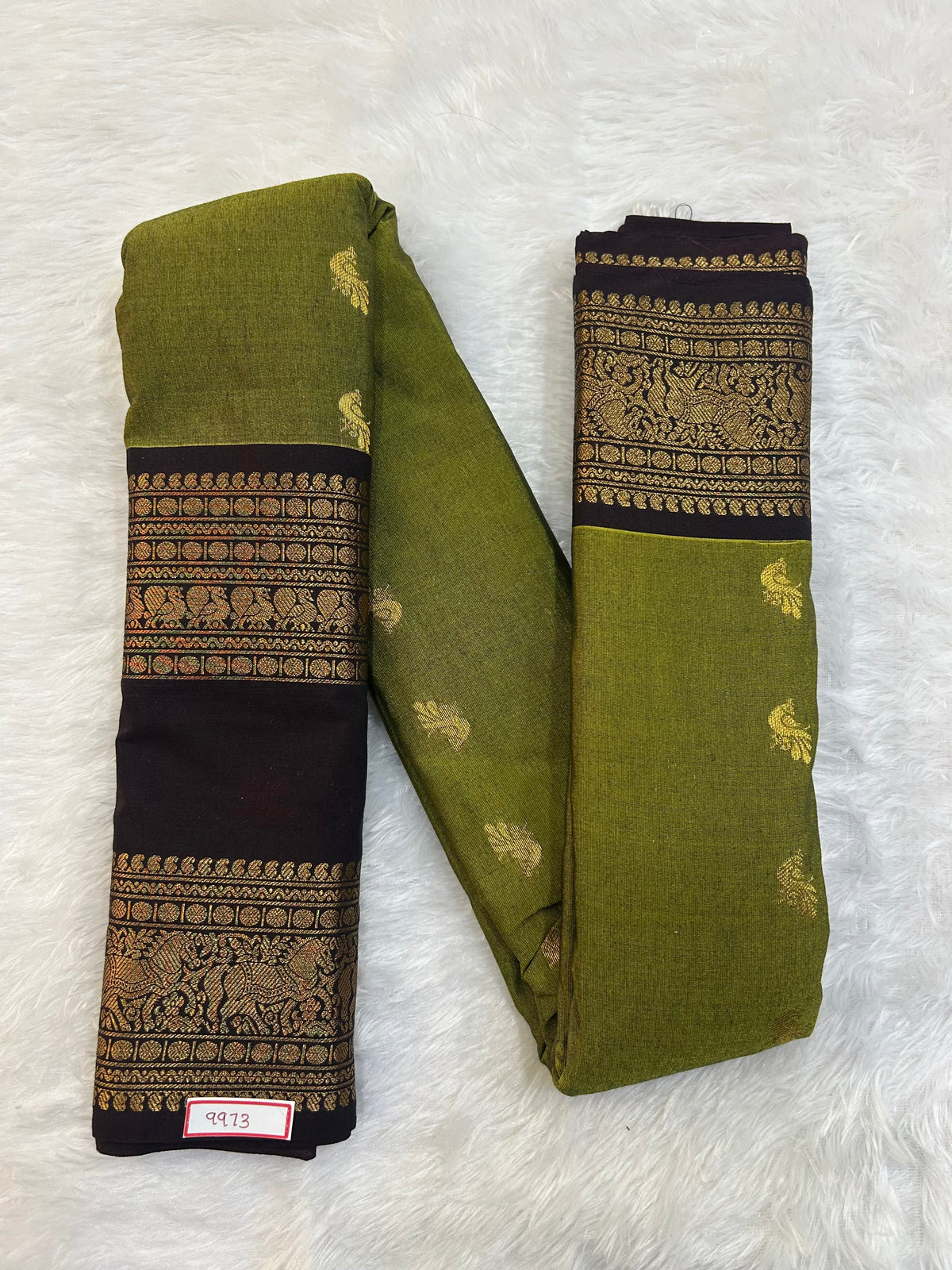 Semi Gadwal Sico Small Border Saree