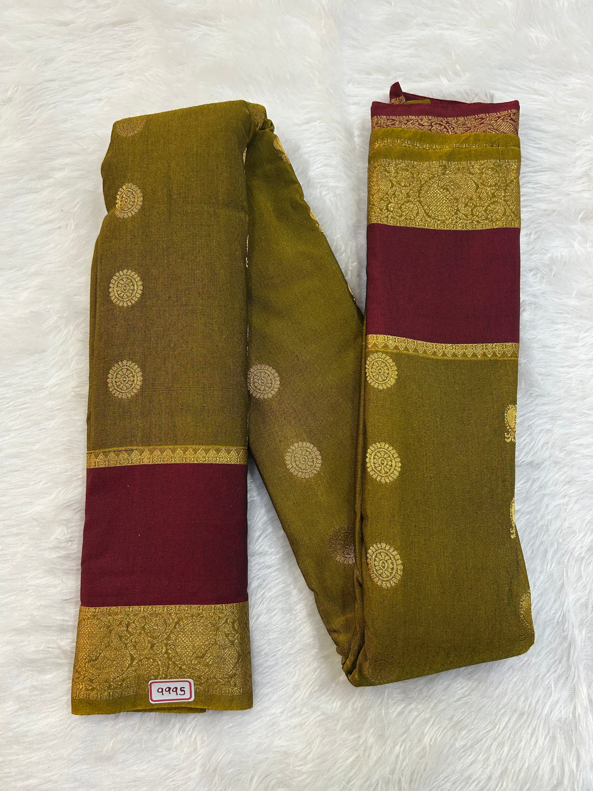 Semi Gadwal Sico Small Border Saree