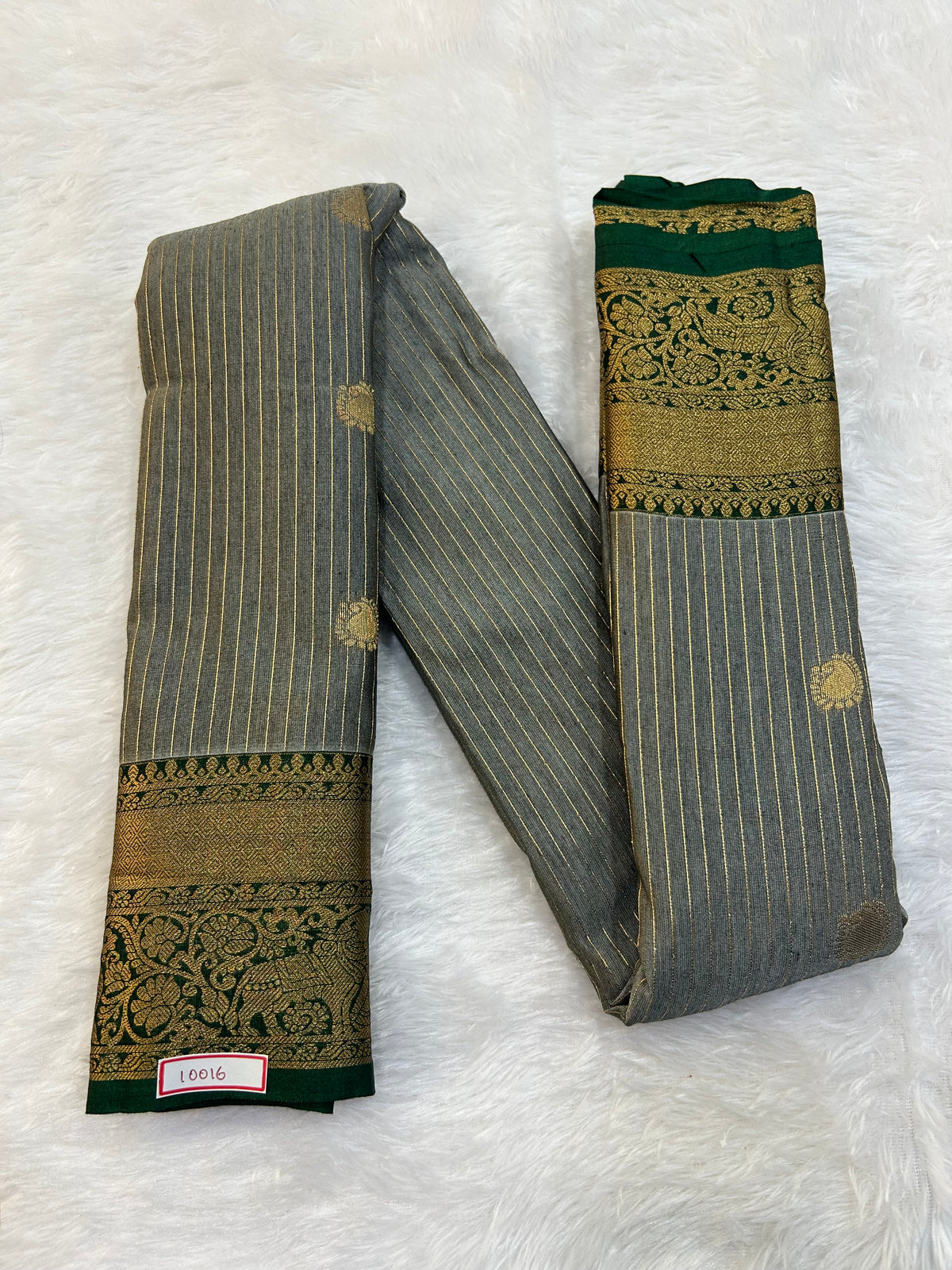 Semi Gadwal Sico Small Border Saree