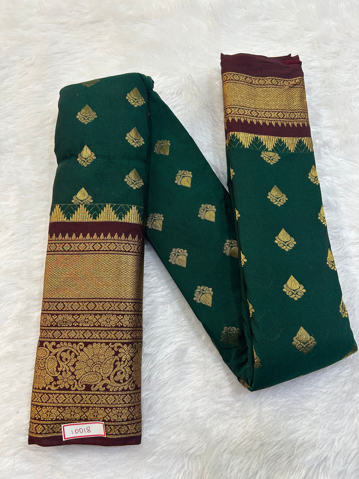 Semi Gadwal Sico Small Border Saree