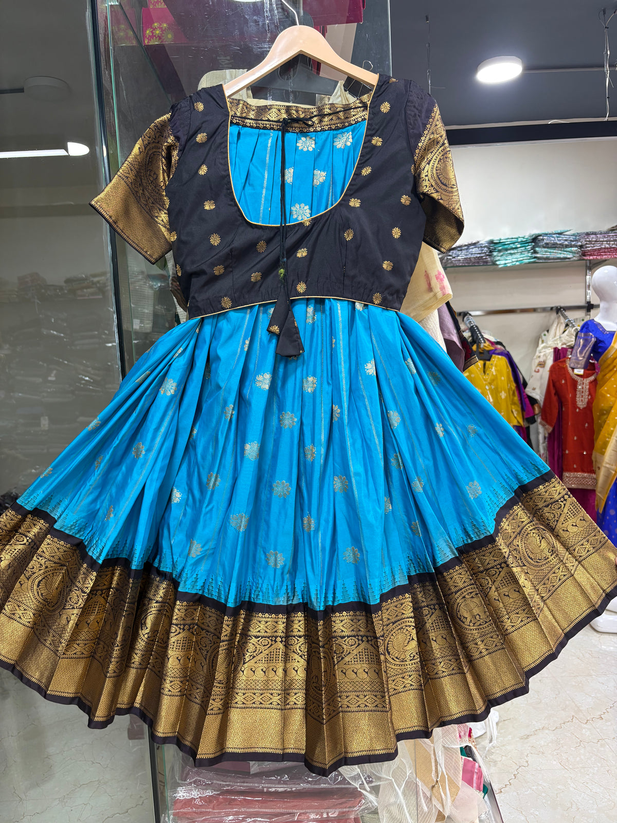 lehenga Stitched