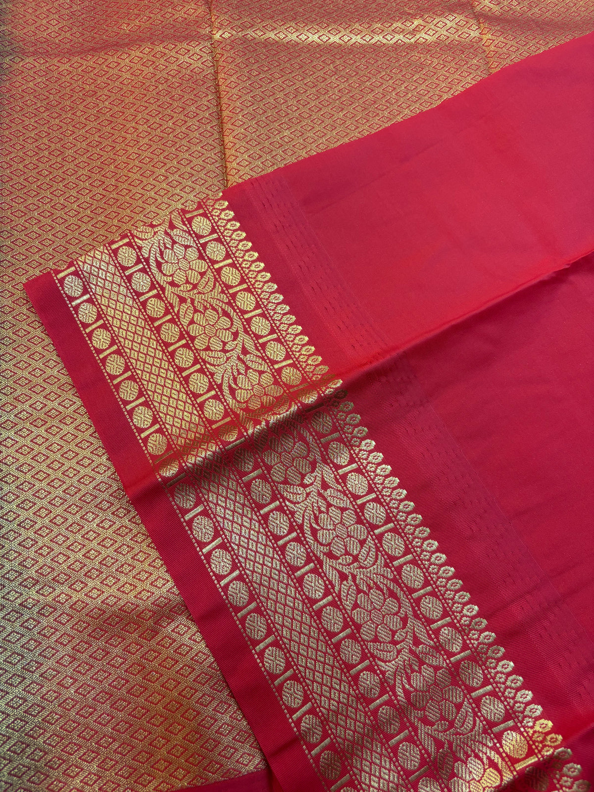 Semi Gadwal Small Border Checks Saree