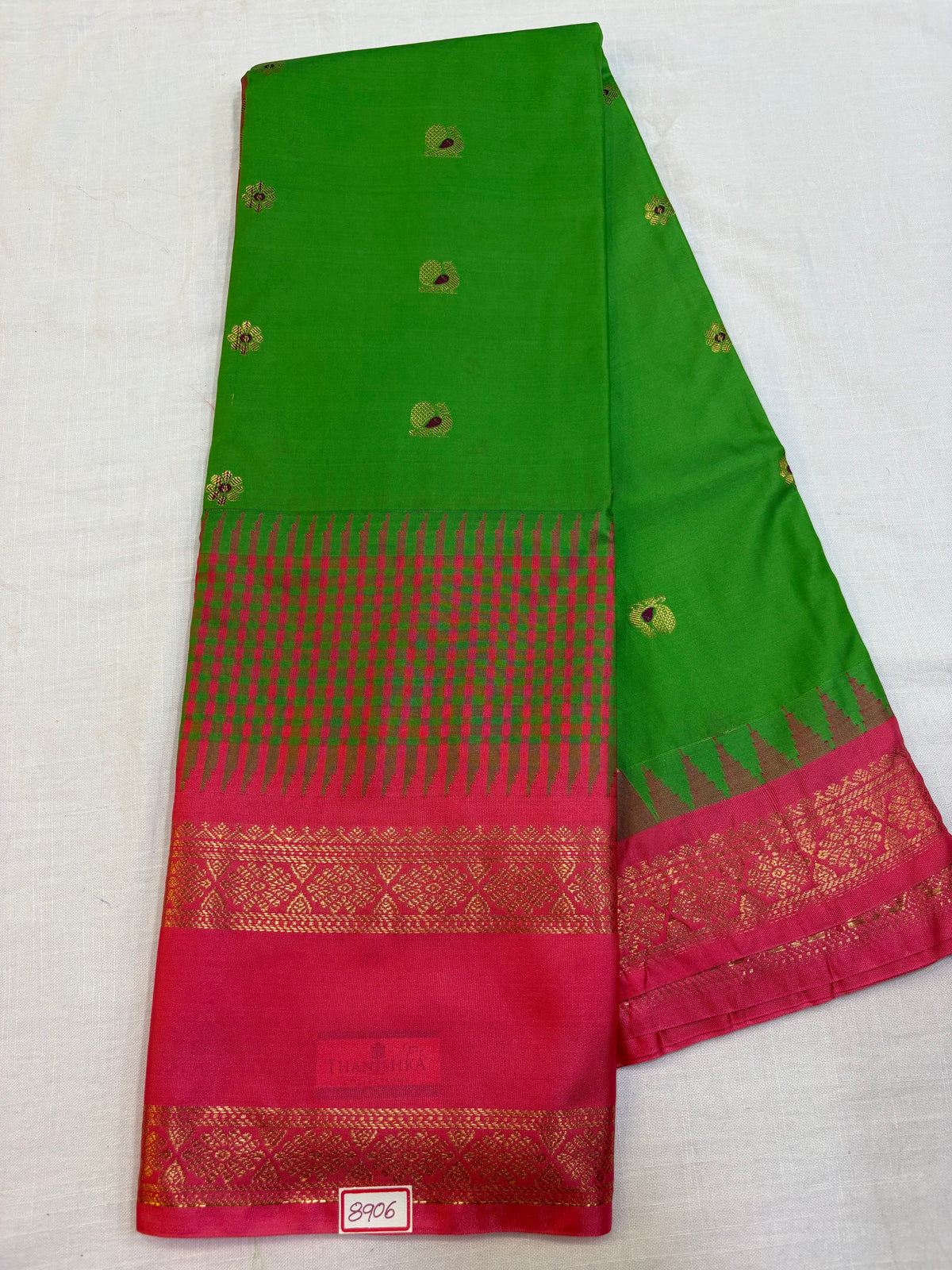Semi Gadwal Vintage Checks Saree