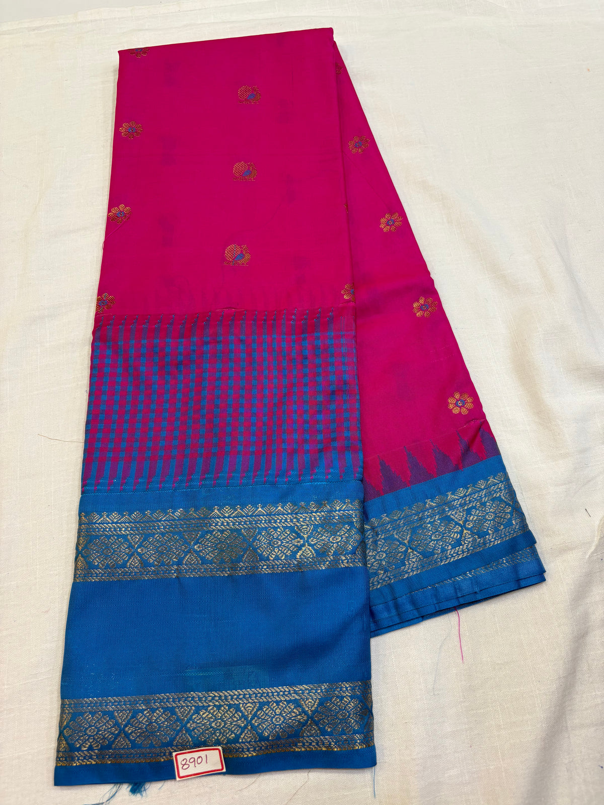 Semi Gadwal Vintage Checks Saree