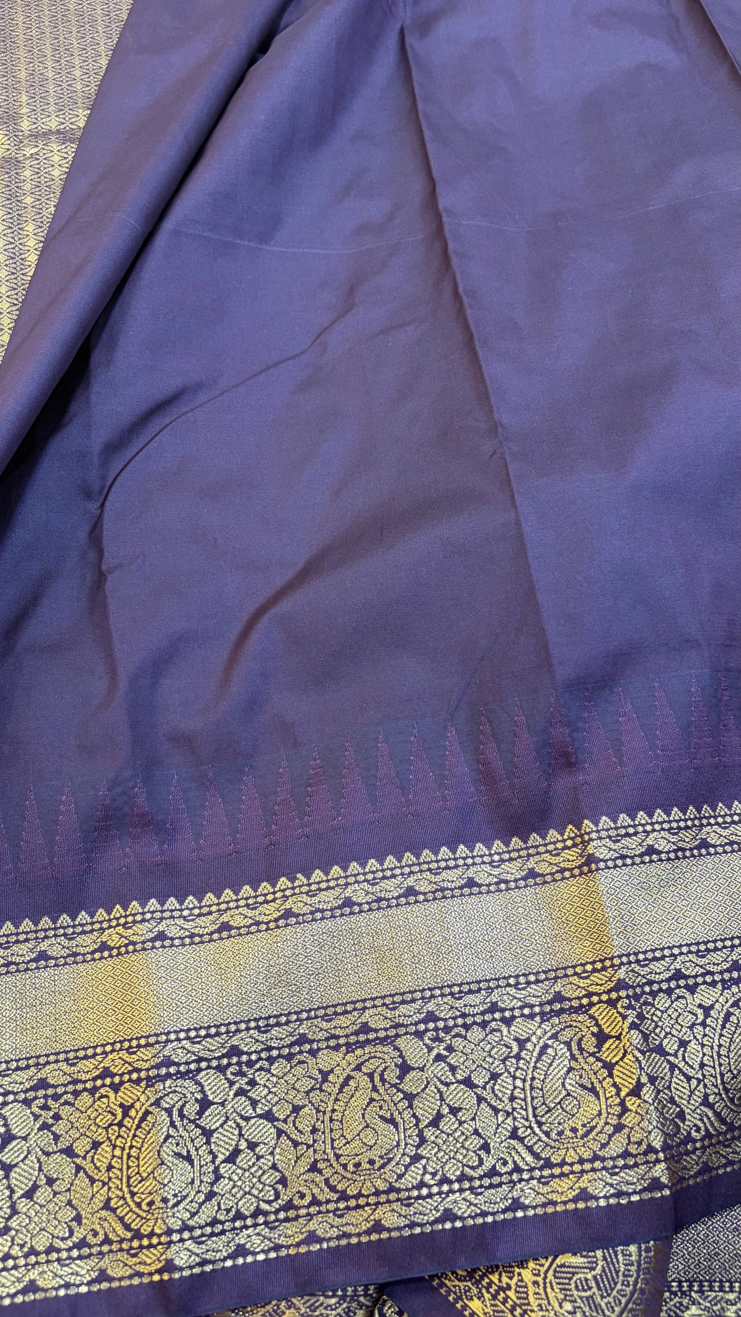 Semi Gadwal Silk Saree Small Borders
