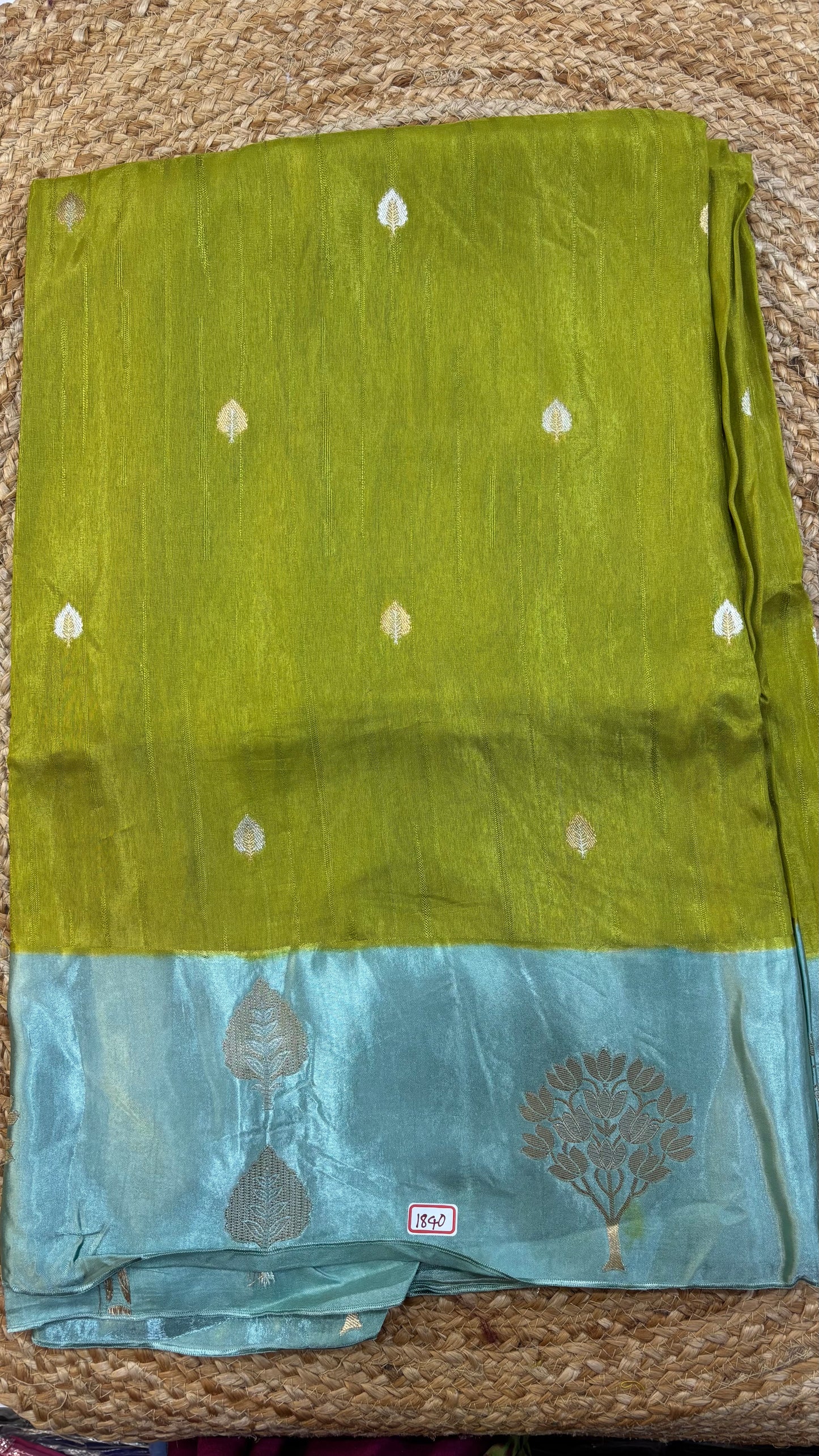 Banaras HO saree