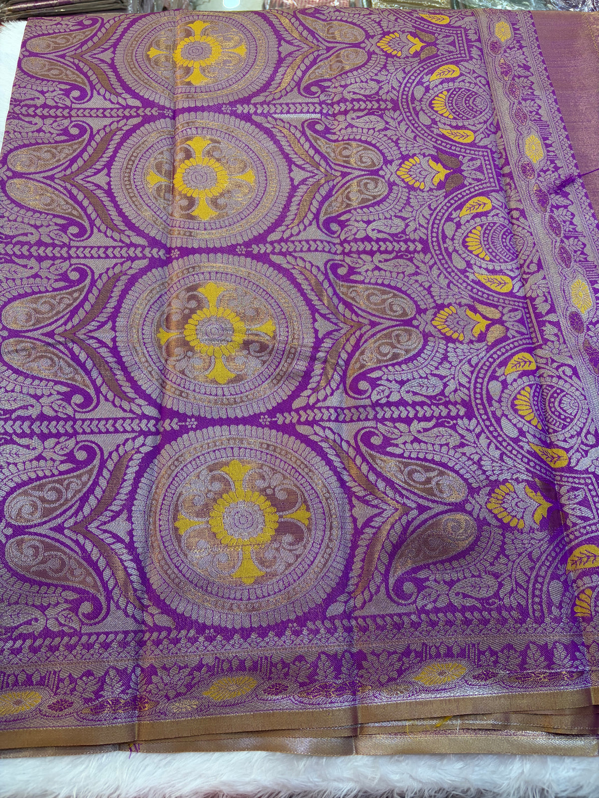 Semi Kanchi Tissue weaving Saree