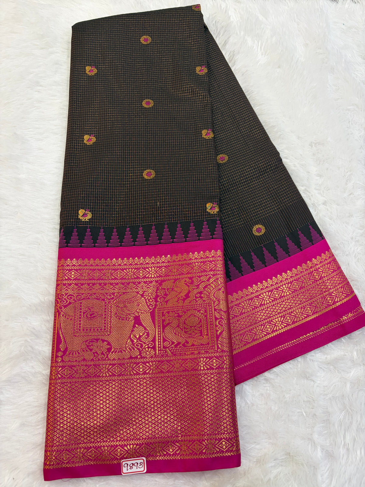 Semi Gadwal silk Vintage Checks Saree