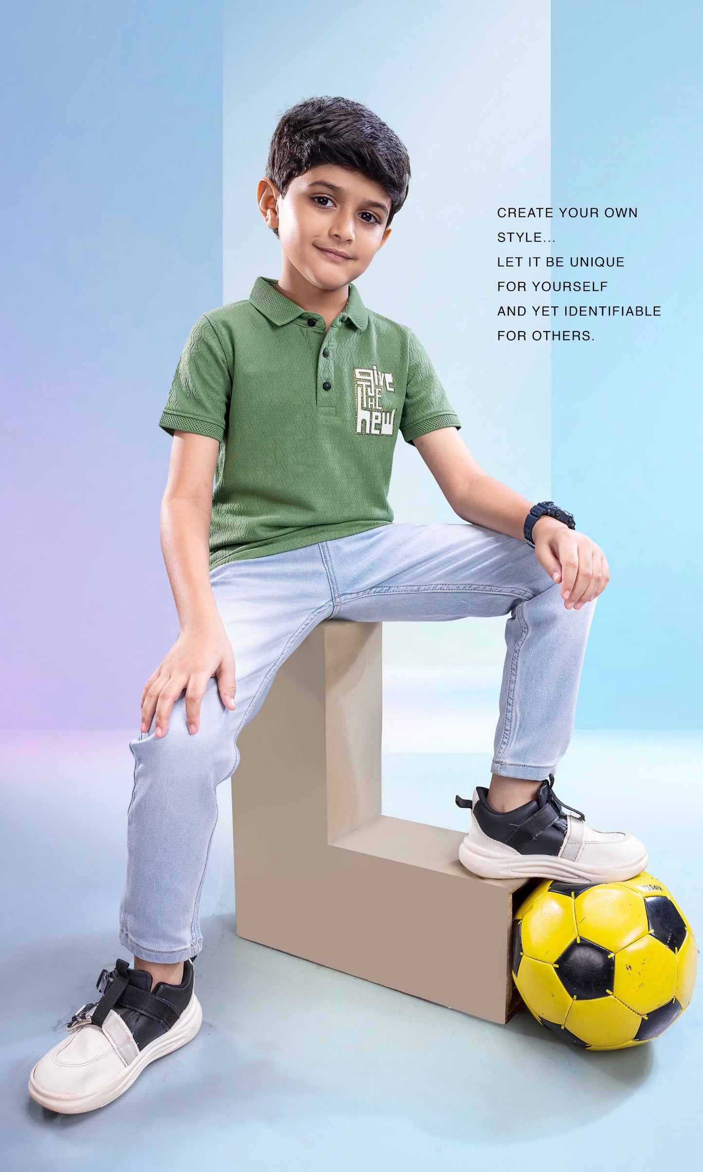 BOYS T-COLLAR T-SHIRT