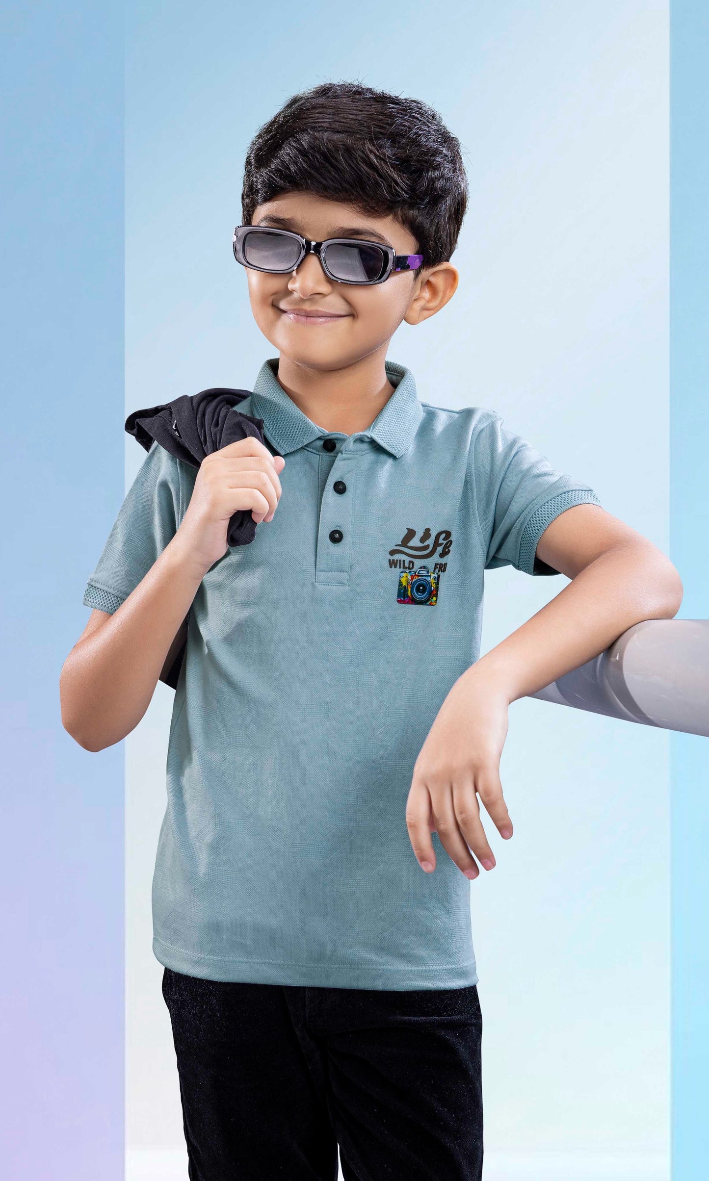 BOYS T-COLLAR T-SHIRT